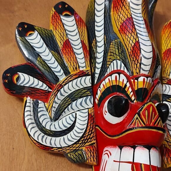 Handmade Beautiful Sri Lankan Traditional Cobra Tiki Mask - Picture 6 of 7